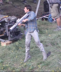 Tom Cruise - on the set of 'Oblivion' in Mammoth Lakes, California - July 11, 2012 - 18xHQ SU2uqkrO