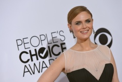 Emily Deschanel - 40th Annual People's Choice Awards at Nokia Theatre L.A. Live in Los Angeles, CA - January 8. 2014 - 137xHQ TJjXDQKa