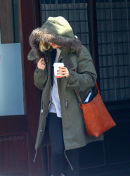 Sienna Miller - Out and about in New York City - February 11, 2015 (30xHQ) UJ0IavyR