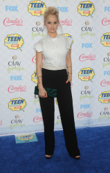 Debby Ryan - FOX's 2014 Teen Choice Awards at The Shrine Auditorium in Los Angeles, California - August 10, 2014 - 98xHQ UwLCXzLD