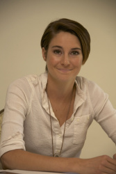 Shailene Woodley - Divergent press conference portraits by Herve Tropea (Los Angeles, Beverly Hills, March 8, 2014) - 7xHQ VsyImbXN