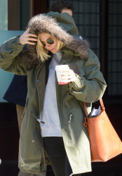 Sienna Miller - Out and about in New York City - February 11, 2015 (30xHQ) Vz4ZjeNB