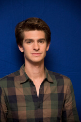 Andrew Garfield - Andrew Garfield - The Social Network press conference portraits by Herve Tropea (New York, September 25, 2010) - 9xHQ W74BoE1X
