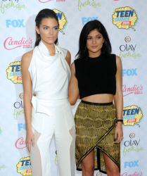 Kendall & Kylie Jenner - At the FOX's 2014 Teen Choice Awards, August 10, 2014 - 115xHQ W9OQeY9i