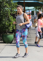 Kelly Brook - Out and about in Hollywood - February 6, 2015 (22xHQ) WL5vLay2
