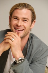 Chris Hemsworth - The Avengers press conference portraits by Vera Anderson (Beverly Hills, April 13, 2012) - 8xHQ WPADrgxt