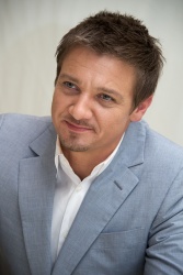 Jeremy Renner - The Bourne Legacy press conference portraits by Vera Anderson (Los Angeles, July 20, 2012) - 6xHQ WfXgdK8M