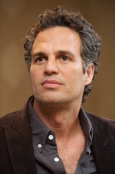 Mark Ruffalo - Marvel's The Avengers press conference portraits by Vera Anderson (Los Angeles, April 13, 2012) - 8xHQ XFgphVUh