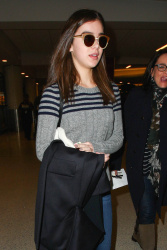 Hailee Steinfeld - LAX Airport in Los Angeles (2015.01.22) - 22xHQ Y01i90h7