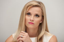 Reese Witherspoon - Wild press conference portraits by Herve Tropea (Beverly Hills, November 6, 2014) - 10xHQ Y7UbX9AJ
