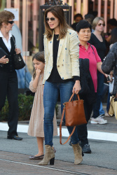 Michelle Monaghan - At the Grove in Los Angeles, 19 января 2015 (20xHQ) YomiaOzP