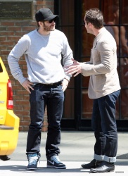 Jude Law - Jake Gyllenhaal & Jude Law - Out And About in East Village 2013.04.27 - 5xHQ ZCQkoTiW