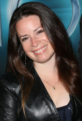 Holly Marie Combs - Premiere of Open Road Films 'The Host' at ArcLight Cinemas Cinerama Dome, Голливуд, 19 марта 2013 (19xHQ) ZvhyapKr