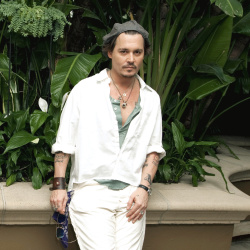 Johnny Depp - "The Rum Diary" press conference portraits by Armando Gallo (Hollywood, October 13, 2011) - 34xHQ A9IiOeXw