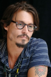 Johnny Depp - The Corpse Bride press conference portraits by Vera Anderson (Toronto, September 12, 2005) - 4xHQ AEXff9Lq