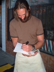 Josh Holloway - Fan Encounter While Filming in Vancouver (2005.06.11) - 2xHQ ANN79UwB