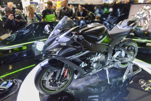 2017 Kawasaki ZX-10RR, H2 Carbon unveiled at Intermot