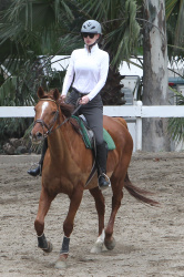 "Iggy Azalea" - Iggy Azalea - Horseback riding lesson in LA - February 27, 2015 (20xHQ) Bmzz18Ws