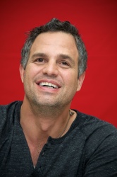 Mark Ruffalo - Mark Ruffalo - Now You See Me press conference portraits by Vera Anderson (New Orleans, May 12, 2013) - 5xHQ BrOzyeWY