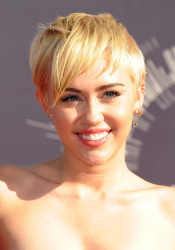 Miley Cyrus - 2014 MTV Video Music Awards in Los Angeles, August 24, 2014 - 350xHQ C8LM4czM