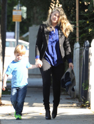 Ali Larter - Out and about in LA - March 3, 2015 (24xHQ) CSNdBEmk
