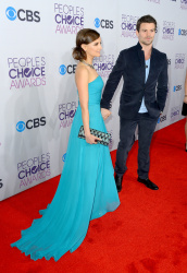 Daniel Gillies - Rachael Leigh Cook, Daniel Gillies - 39th Annual People's Choice Awards (Los Angeles, January 9, 2013) - 90xHQ CZrpNR8F