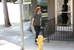 Andrew Garfield - Andrew Garfield - Outside a gym in Los Angeles - May 27, 2015 - 18xHQ D3Sq03Vt