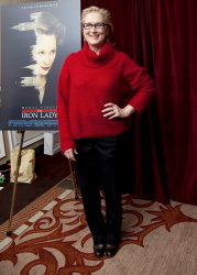 Meryl Streep - Meryl Streep - "The Iron Lady" press conference portraits by Armando Gallo (New York, December 5, 2011) - 23xHQ DTgKK0Jm