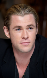 Chris Hemsworth - Snow White And The Huntsman press conference portraits by Vera Anderson (West Suffex, May 13, 2012) - 10xHQ DX1VN5kJ