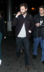 Jamie Dornan - Spotted at at LAX Airport with his wife, Amelia Warner - January 13, 2015 - 69xHQ DtOm14v5
