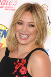 Hilary Duff - At the FOX's 2014 Teen Choice Awards in Los Angeles, August 10, 2014 - 158xHQ EOjeaZaQ