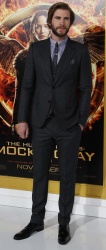 Liam Hemsworth, Jennifer Lawrence, Josh Hutcherson - 'The Hunger Games: Mockingjay - Part 1'Los Angeles Premiere at Nokia Theatre L.A. Live, Лос-Анджелес, 17 ноября 2014 (119xHQ) ES5ggH5x