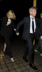 Charlize Theron and Sean Penn - seen leaving Royal Festival Hall. London - February 16, 2015 (153xHQ) EuGPJuL8