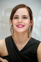Emma Watson - The Perks of Being a Wallflower press conference portraits by Vera Anderson (Toronto, September 7, 2012) - 7xHQ F8d11dwO