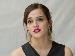 Emma Watson - The Perks of Being a Wallflower press conference portraits by Magnus Sundholm (Toronto, September 7, 2012) - 22xHQ Ftm6lxVq