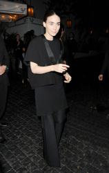Rooney Mara - Leaving The Chateau Marmont in West Hollywood - February 18, 2015 (9xHQ) GaKUTt2i