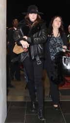 Dakota Johnson - Arriving at LAX Airport in Los Angeles - February 22, 2015 (28xHQ) GjcLsFjK
