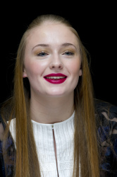 Sophie Turner - Game Of Thrones press conference portraits by Magnus Sundholm (New York, March 19, 2014) - 12xHQ HS6flybQ