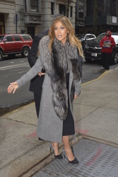 Jennifer Lopez - Leaving 'Good Morning America' in NYC, 19 января 2015 (16xHQ) IMXLngPi