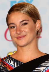 Shailene Woodley - 2014 Teen Choice Awards, Los Angeles August 10, 2014 - 363xHQ ITCK45Xq