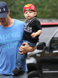 Josh Duhamel - Out for breakfast with his son in Brentwood - April 24, 2015 - 34xHQ JUie7dGr