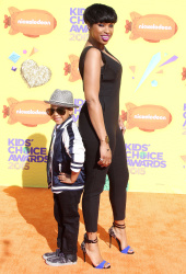 Jennifer Hudson - Jennifer Hudson - 28th Annual Kids' Choice Awards, Inglewood, 28 марта 2015 (145xHQ) JY3Q2u76
