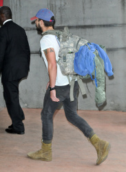 Shia LaBeouf - Arriving at LAX airport in Los Angeles - January 31, 2015 - 16xHQ JdpmAwQF