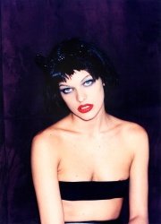 Milla Jovovich - Ellen von Unwerth Photoshoot 1997 for The Face - 16xHQ JeaxRxt1