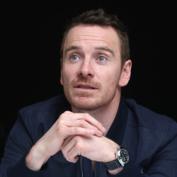 Michael Fassbender - X-Men: Days of Future Past press conference portraits by Munawar Hosain (New York, May 9, 2014) - 26xHQ KDy96nuJ