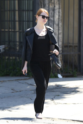 Emma Stone - Out and about in Los Angeles - June 2, 2015 - 20xHQ Kv5GxpqM