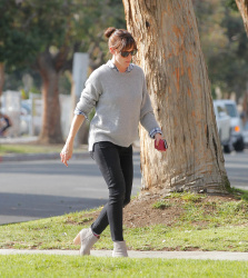 Jennifer Garner - Out in LA - February 26, 2015 (10xHQ) LYaBaUSZ