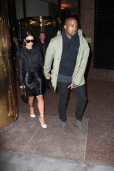 Kim Kardashian and Kanye West - Out and about in New York City, 8 января 2015 (54xHQ) MqAyN3SH