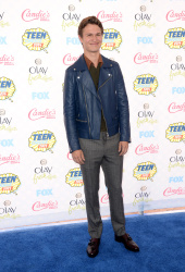 Ansel Elgort - FOX's 2014 Teen Choice Awards in Los Angeles (2014.08.10) - 8xHQ NOUndsWX