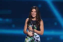 Sandra Bullock - 40th Annual People's Choice Awards at Nokia Theatre L.A. Live in Los Angeles, CA - January 8 2014 - 332xHQ Q3o1QRZE